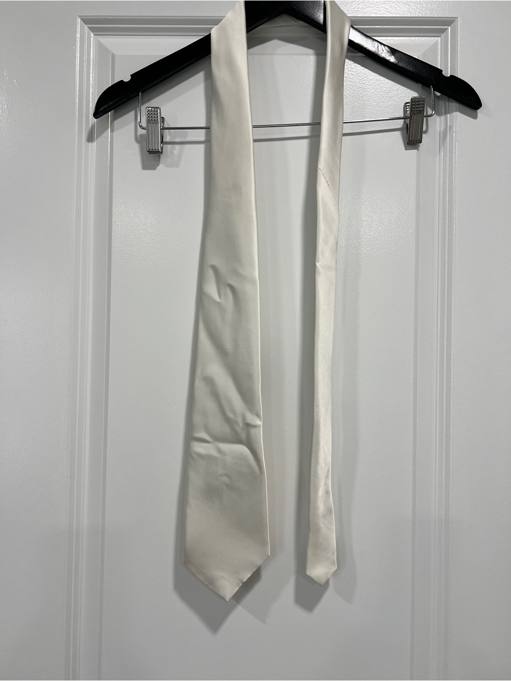 Nicole Miller Ivory Solid Satin Tie